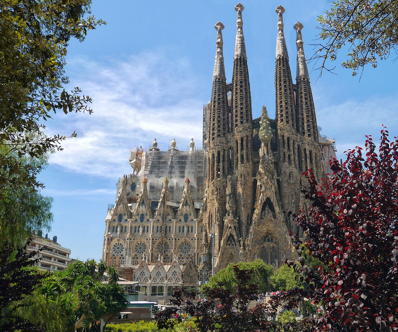 Топ-3 туристические местности, которые обязательно стоит посетить в Барселоне
