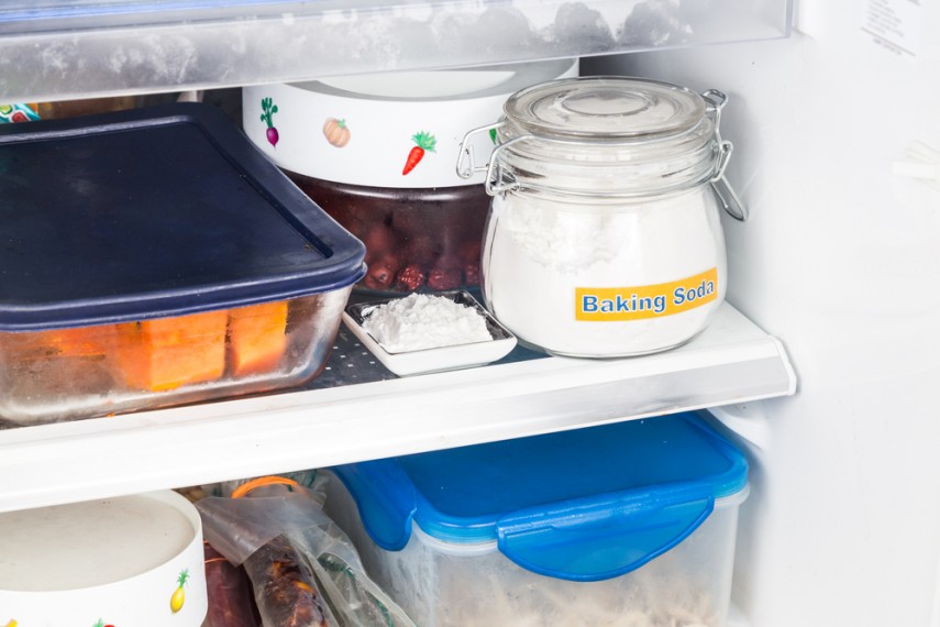 Как убрать запах в холодильники?