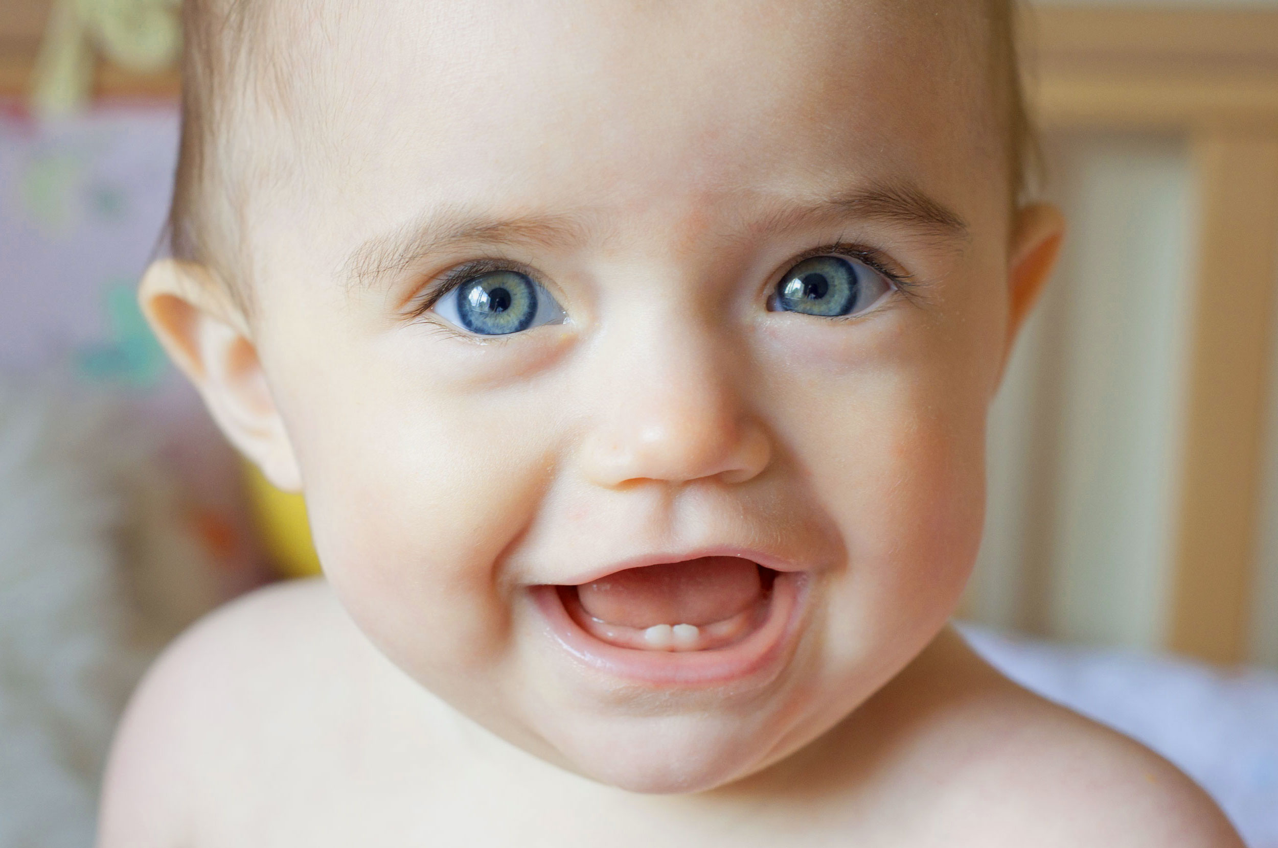 Что делать, если у ребенка режутся зубки?