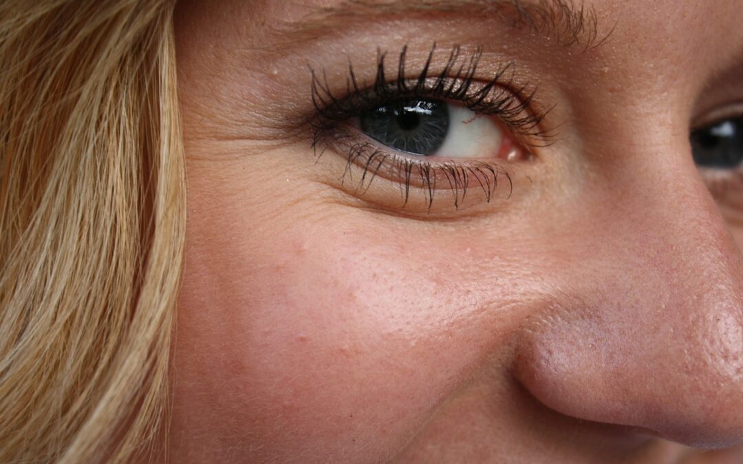 Как поддерживать красоту и здоровье кожи вокруг глаз?