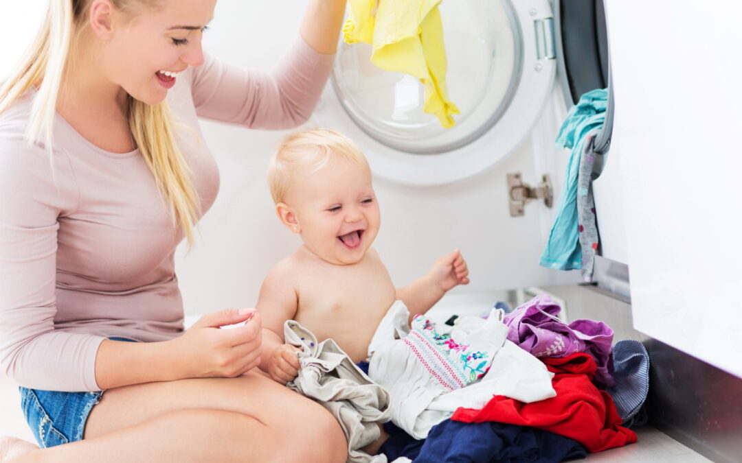 В помощь мамам: Как стирать вещи новорожденного?