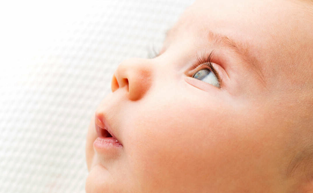 Как правильно ухаживать за глазами новорожденного?